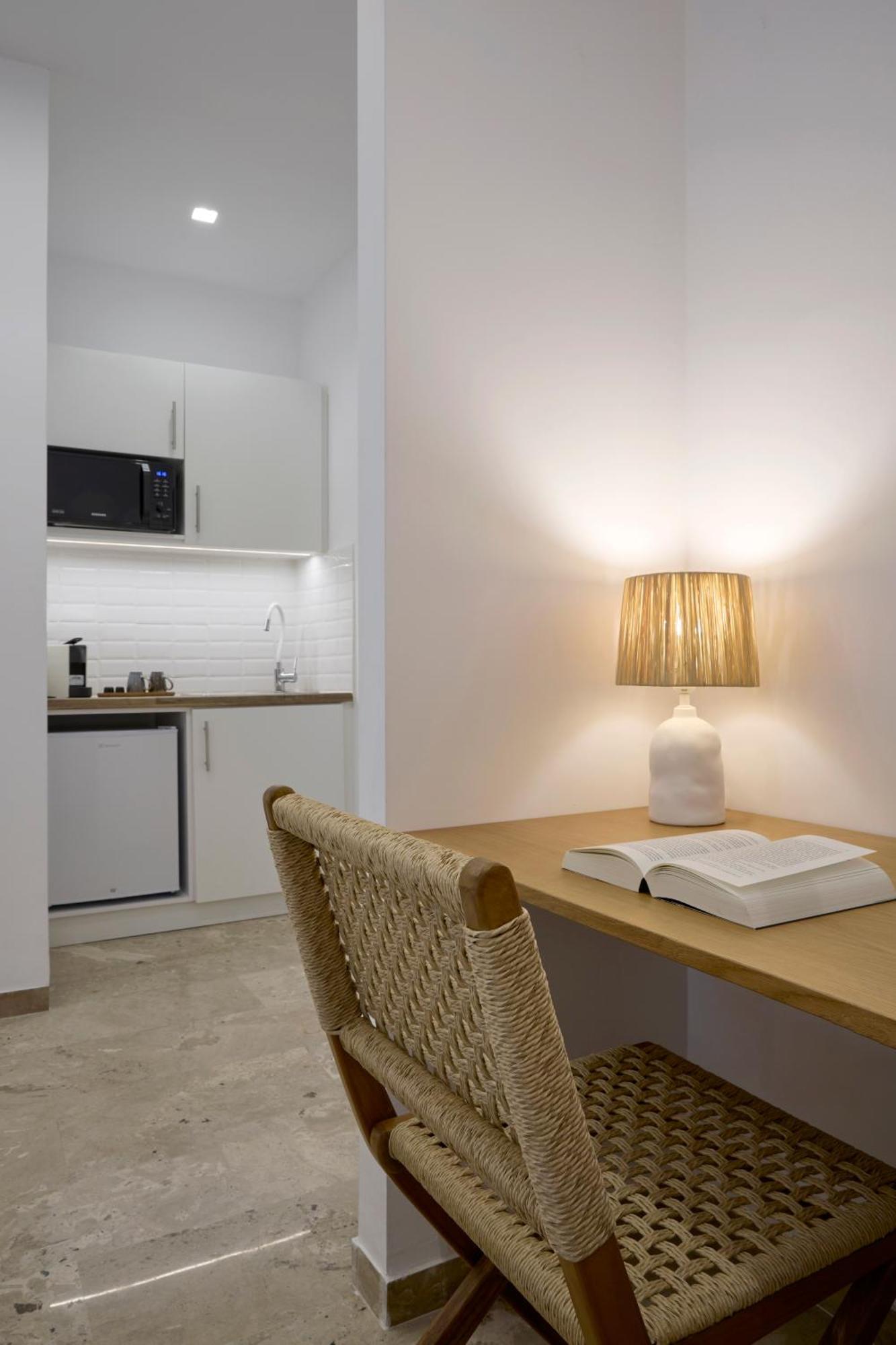 Pil Poul Athens Rooms מראה חיצוני תמונה